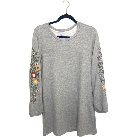 Francesca’s Ayla Grey  Embroidered Sleeve Sweatshirt Dress -Size Small - Picture 3 of 7